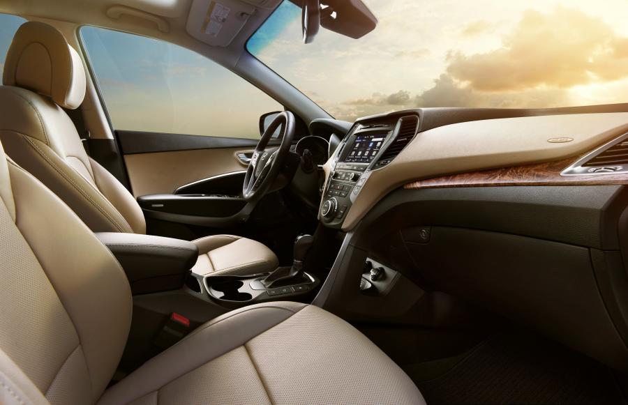 Интерьер Hyundai Santa Fe 2016 года  (US) (фото 14 из 23)